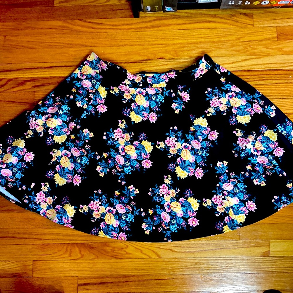 Ashley Tipton floral A-line skirt, size 2X—like new